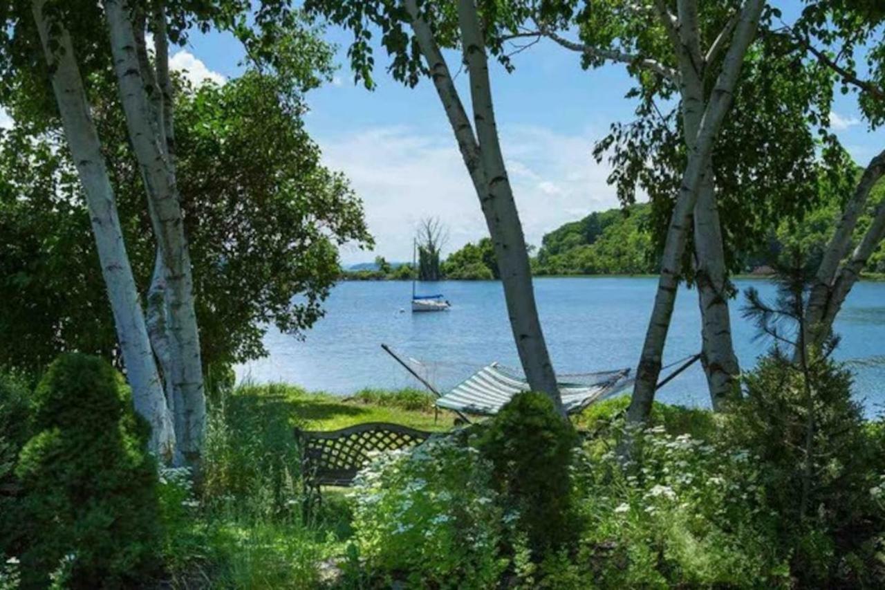 Hudson Riverfront Home Катскил Екстериор снимка