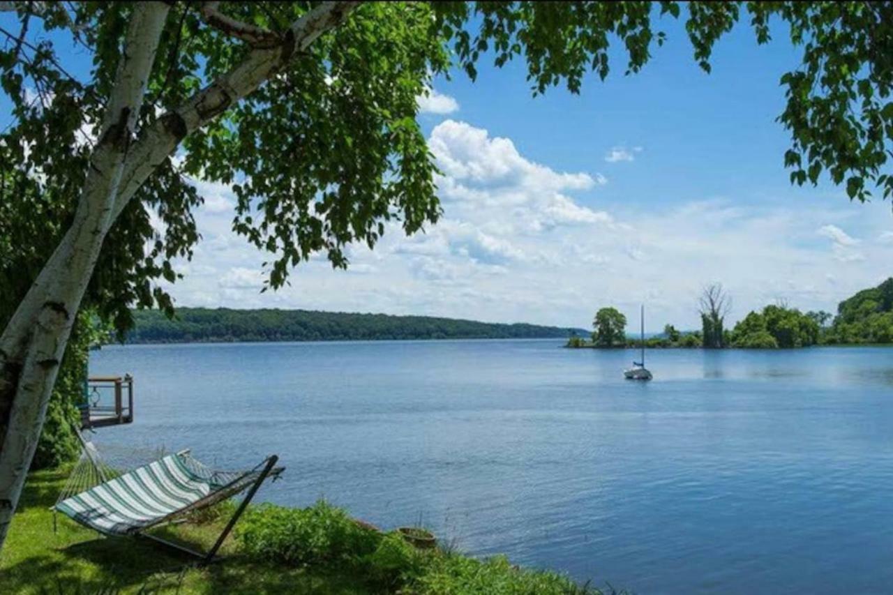Hudson Riverfront Home Катскил Екстериор снимка